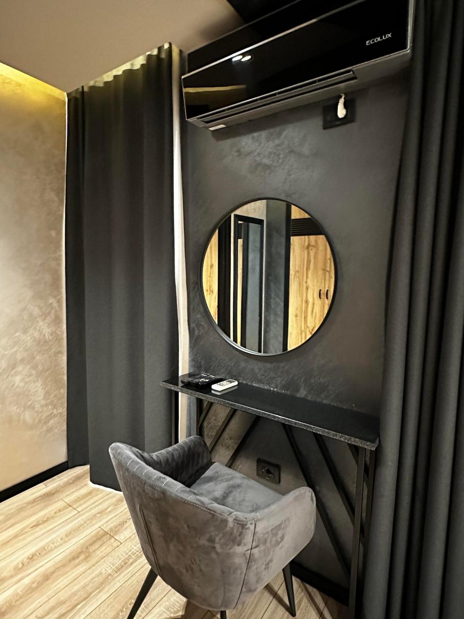 Zet Apartments - Bedroom & Bathroom Pristina Buitenkant foto