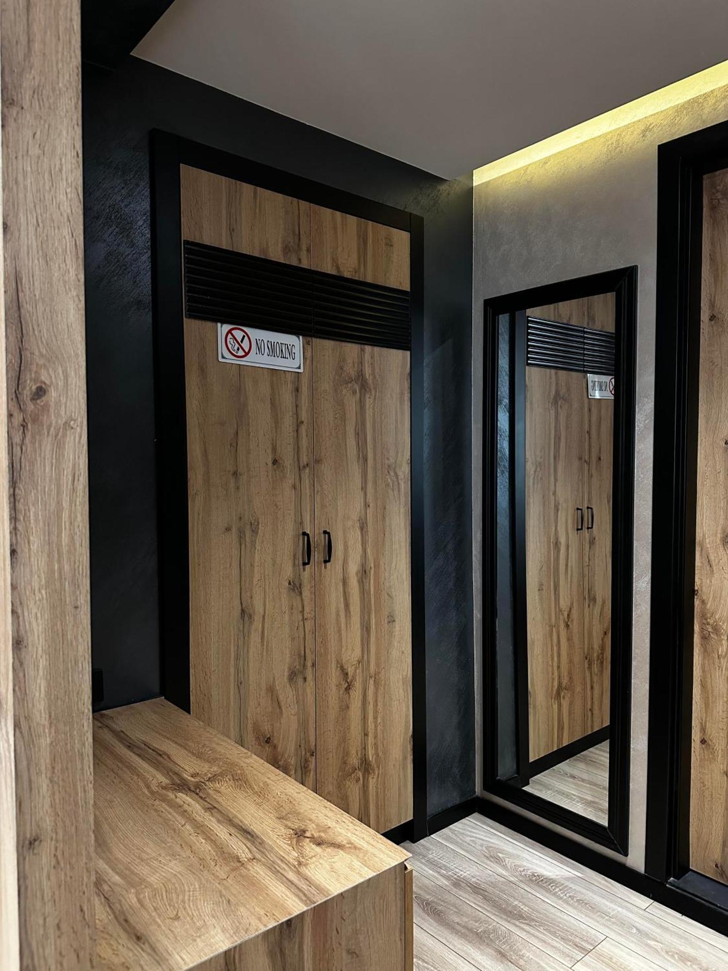 Zet Apartments - Bedroom & Bathroom Pristina Buitenkant foto