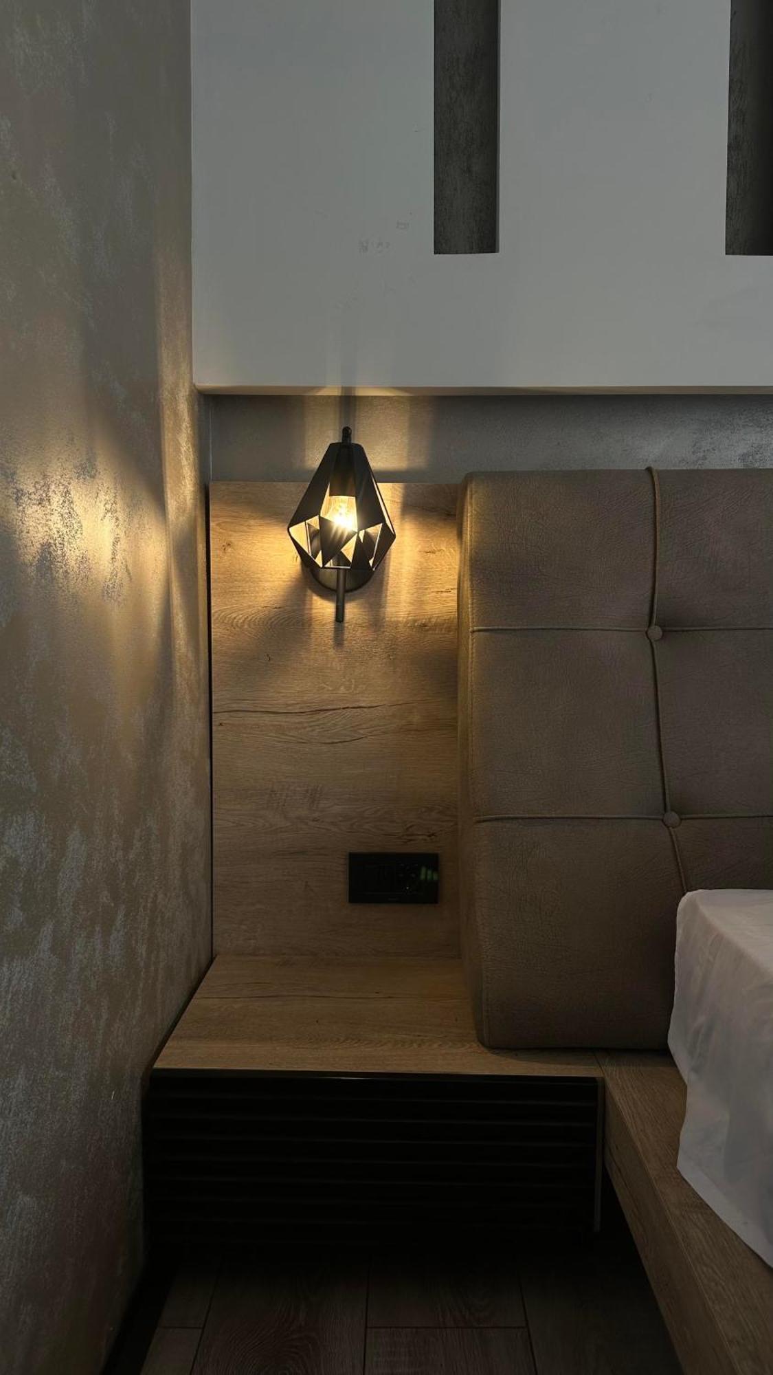Zet Apartments - Bedroom & Bathroom Pristina Buitenkant foto